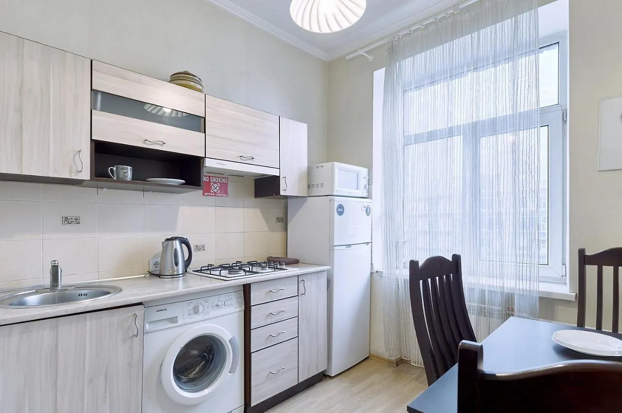 Apartments Basseyna Street The Center Of City -Three Separate Bedroom Kiev
