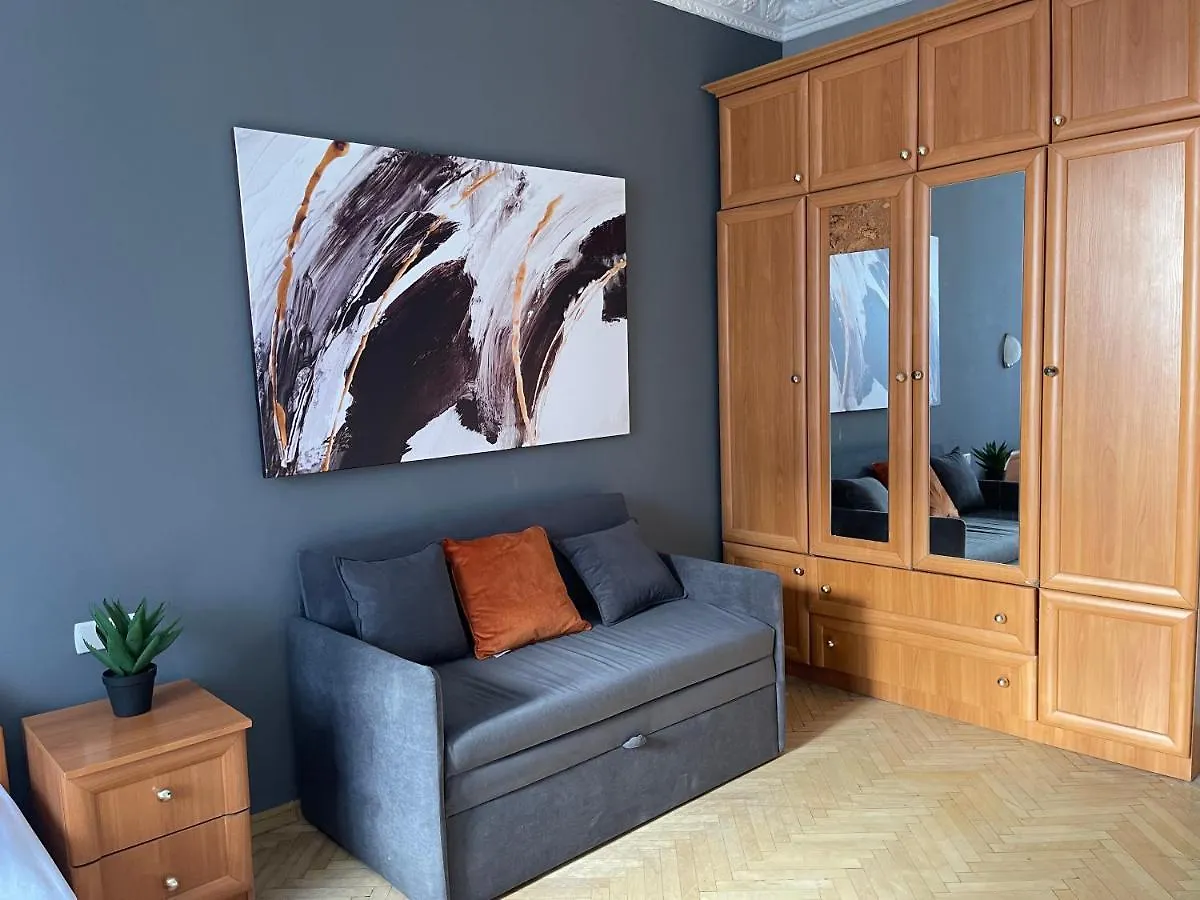 Apartments Basseyna Street The Center Of City -Three Separate Bedroom Kiev