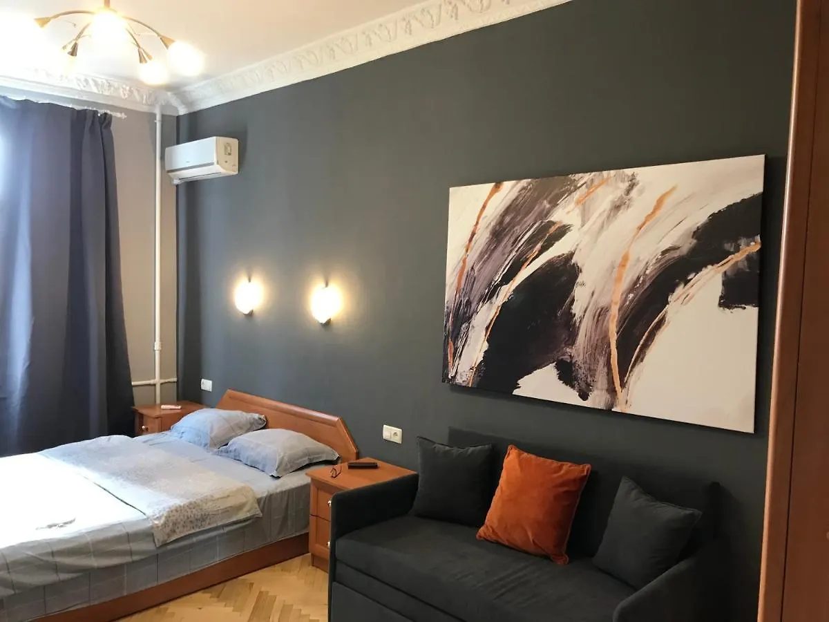 Apartments Basseyna Street The Center Of City -Three Separate Bedroom Kiev